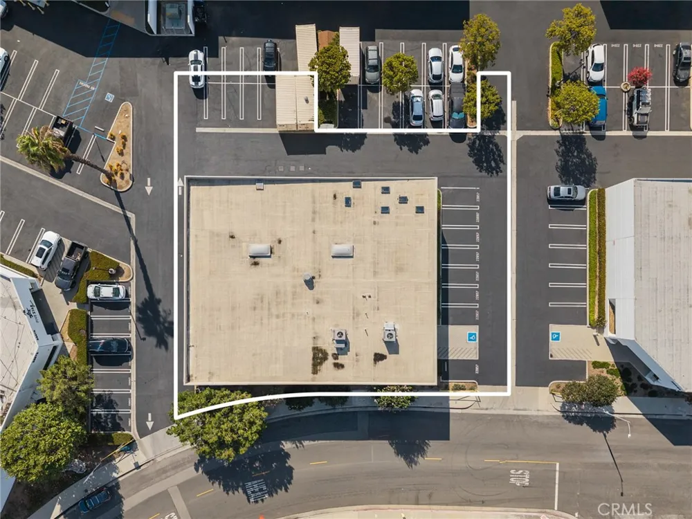 22857 Lockness Los Angeles, CA 90501