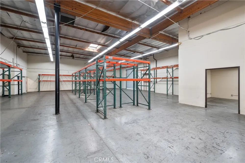 22857 Lockness Los Angeles, CA 90501