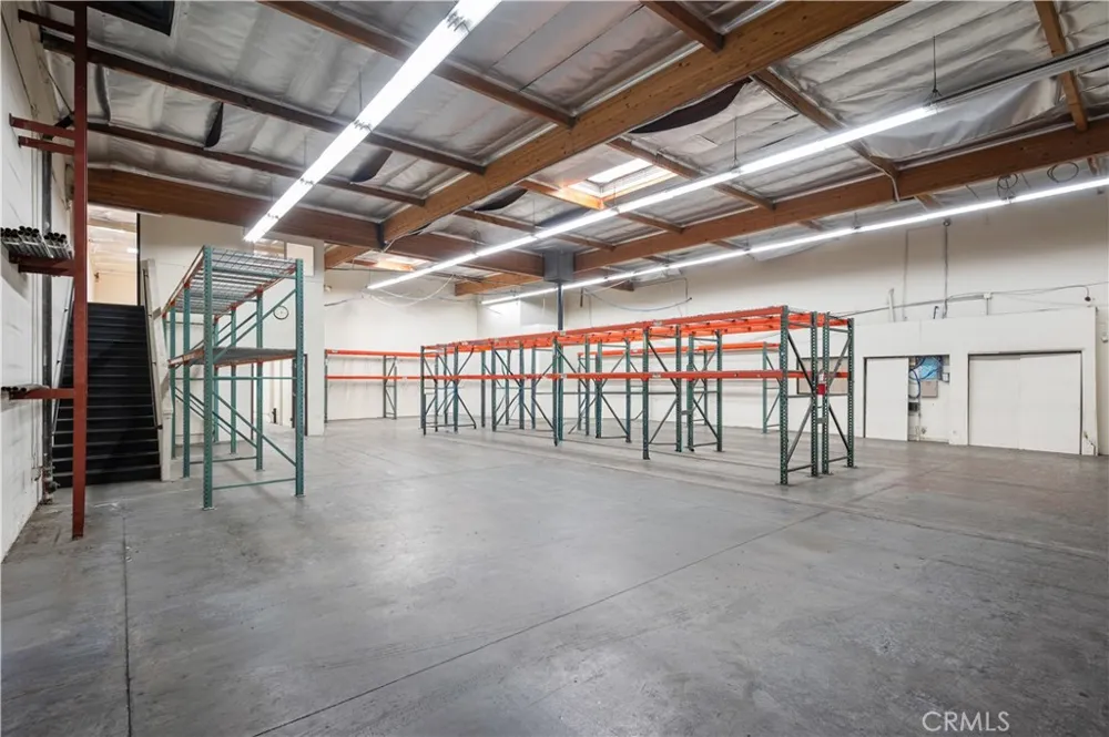 22857 Lockness Los Angeles, CA 90501