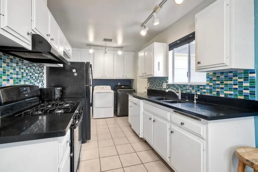 3113 Buena Hills Drive Oceanside, CA 92056