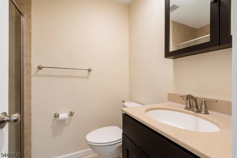 201 Edison Glen Ter Edison, NJ 08837