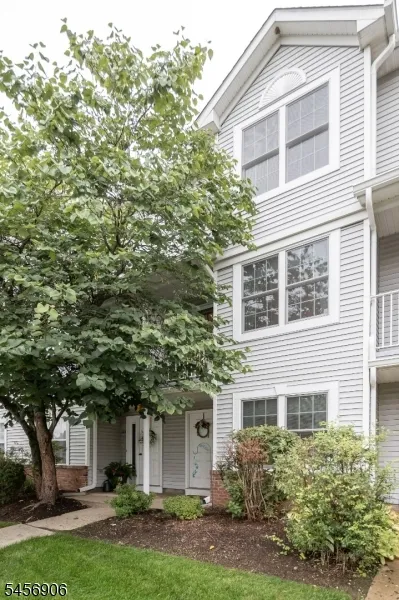 203 Hudson Ct