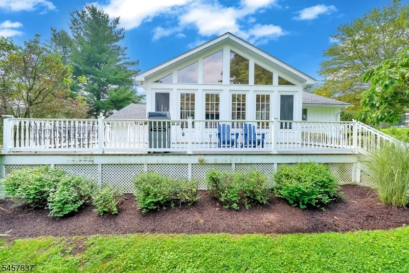 11 Fairview Ave Newton Town, NJ 07860