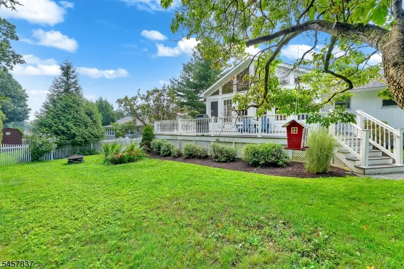 11 Fairview Ave Newton Town, NJ 07860