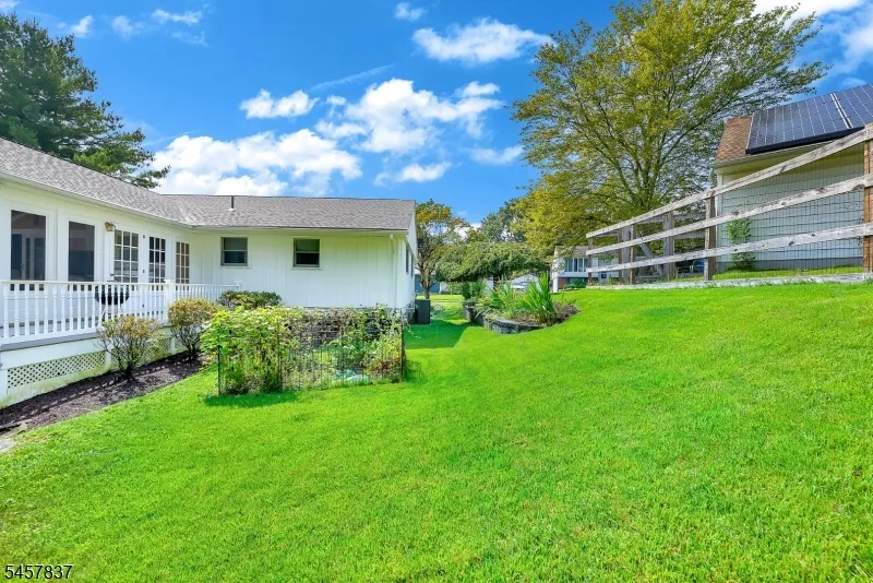 11 Fairview Ave Newton Town, NJ 07860