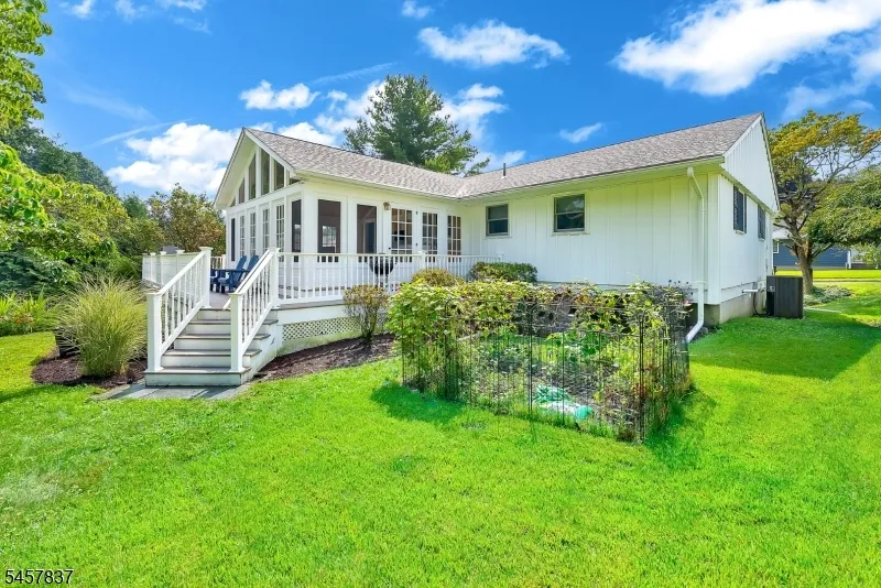 11 Fairview Ave Newton Town, NJ 07860
