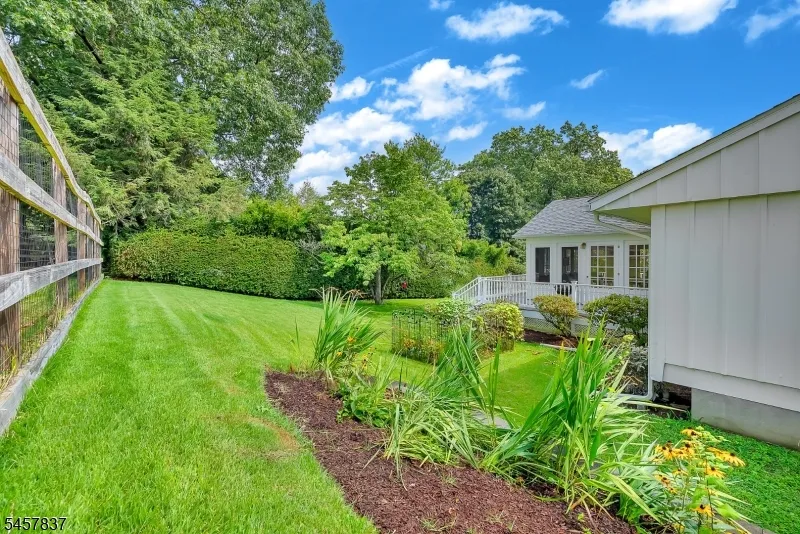 11 Fairview Ave Newton Town, NJ 07860