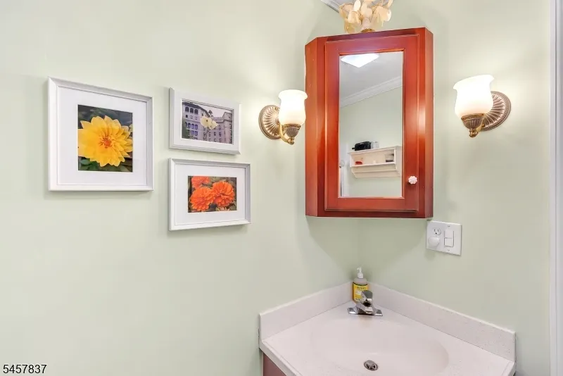 11 Fairview Ave Newton Town, NJ 07860