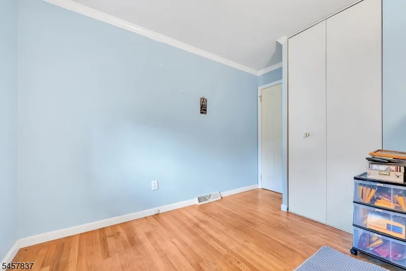 11 Fairview Ave Newton Town, NJ 07860