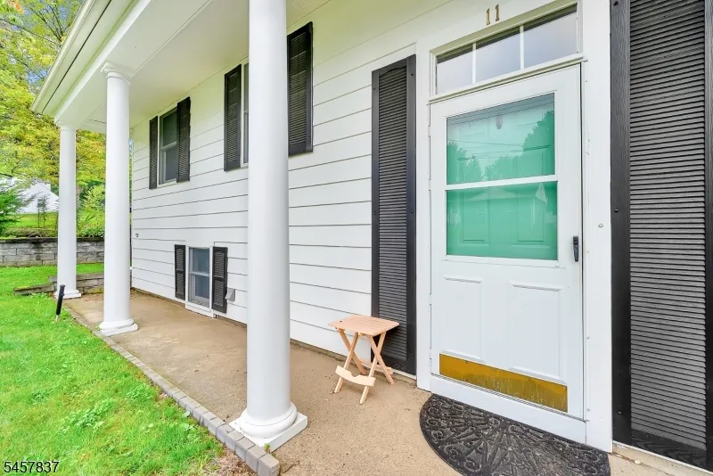 11 Fairview Ave Newton Town, NJ 07860