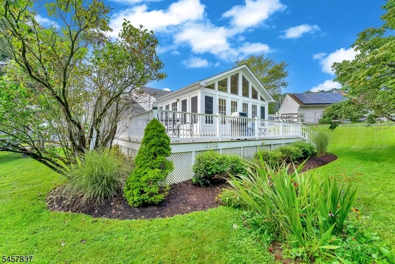 11 Fairview Ave Newton Town, NJ 07860