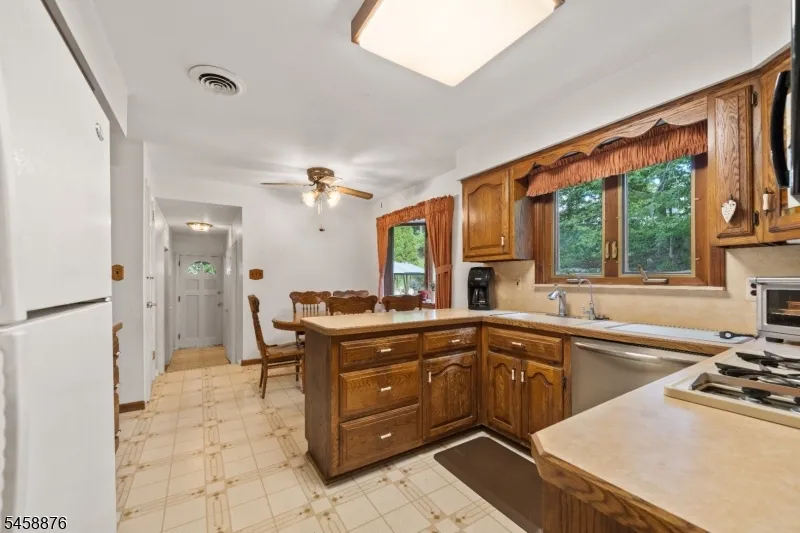 12 Ryder Rd Wayne, NJ 07470