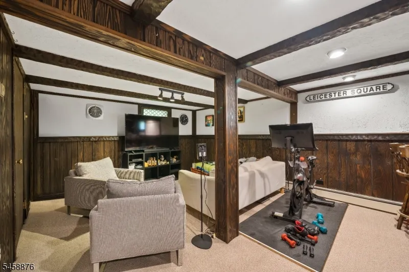 12 Ryder Rd Wayne, NJ 07470