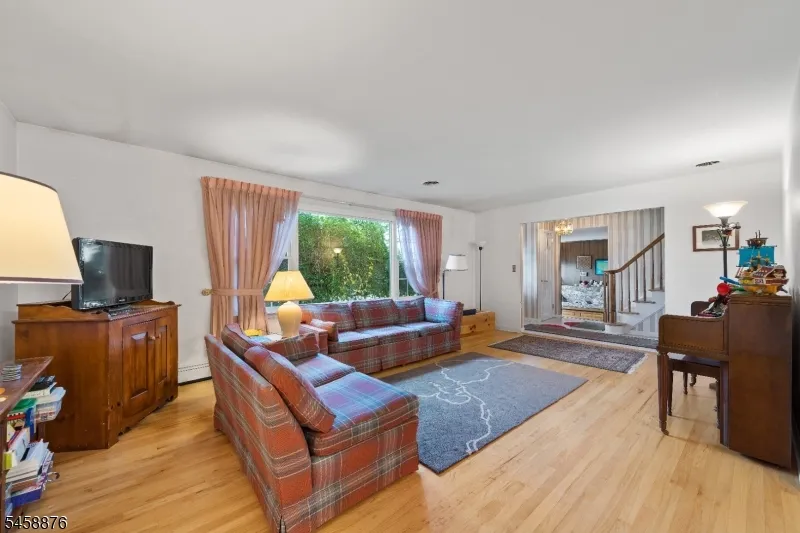 12 Ryder Rd Wayne, NJ 07470