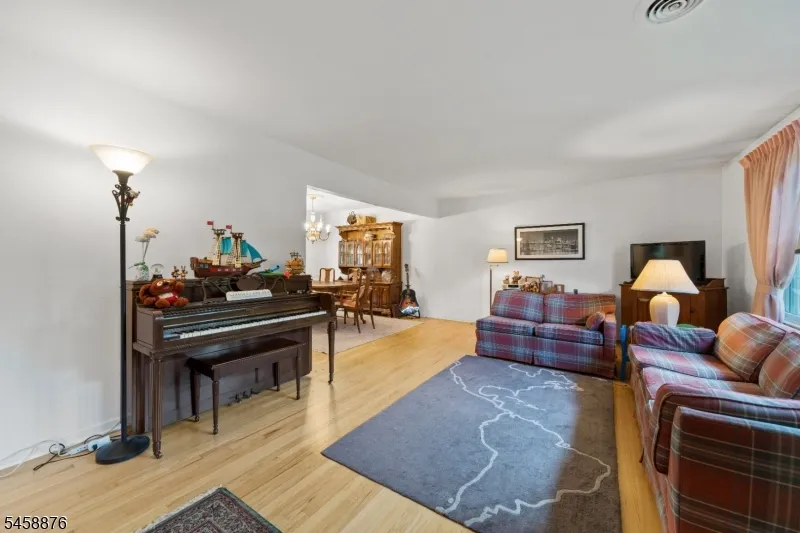 12 Ryder Rd Wayne, NJ 07470