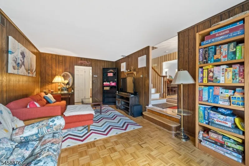 12 Ryder Rd Wayne, NJ 07470