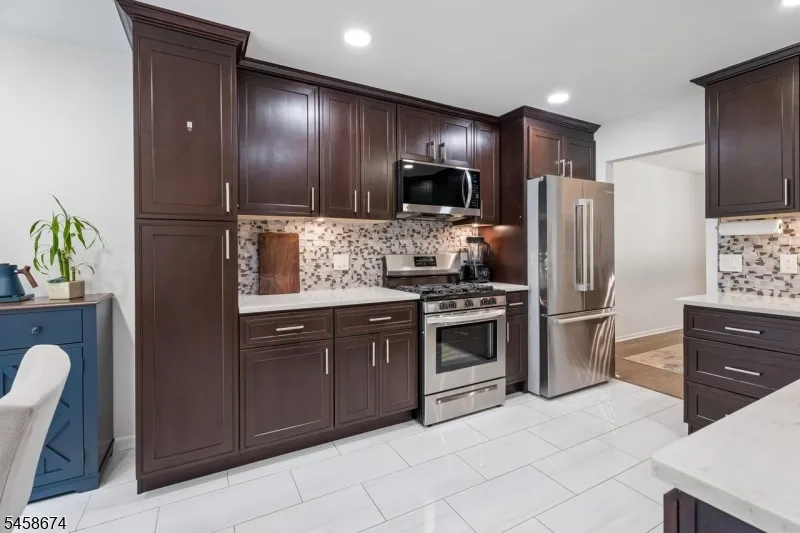 23 Butternut Dr Wayne, NJ 07470