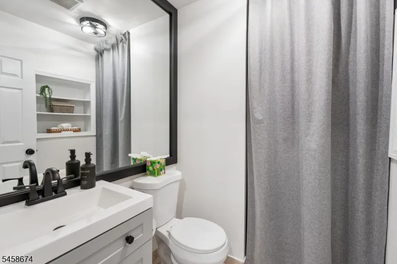 23 Butternut Dr Wayne, NJ 07470