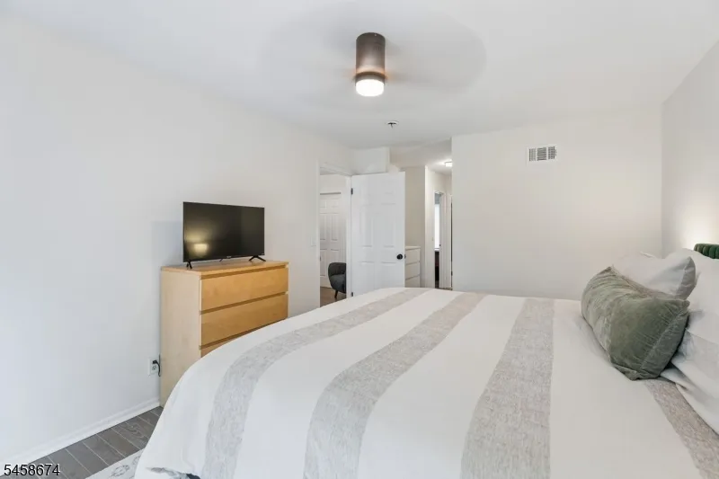 23 Butternut Dr Wayne, NJ 07470