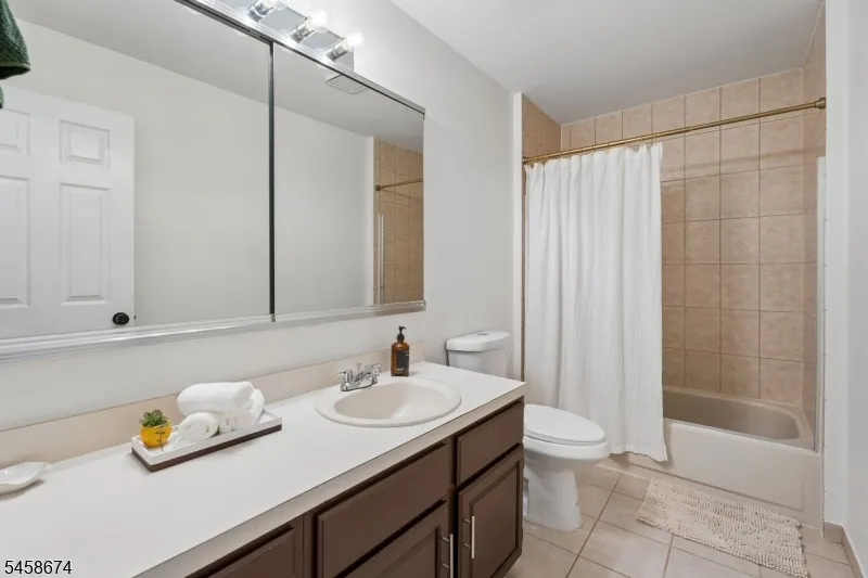 23 Butternut Dr Wayne, NJ 07470
