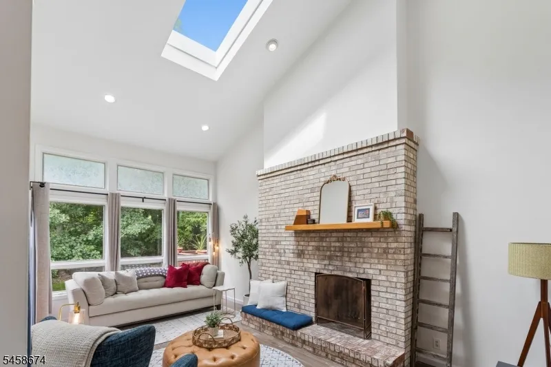 23 Butternut Dr Wayne, NJ 07470