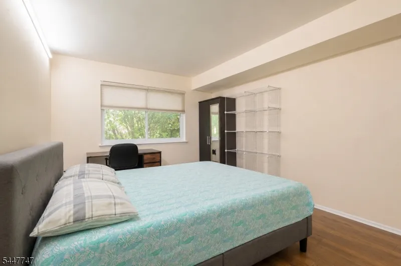 201 Edison Glen Ter Edison, NJ 08837