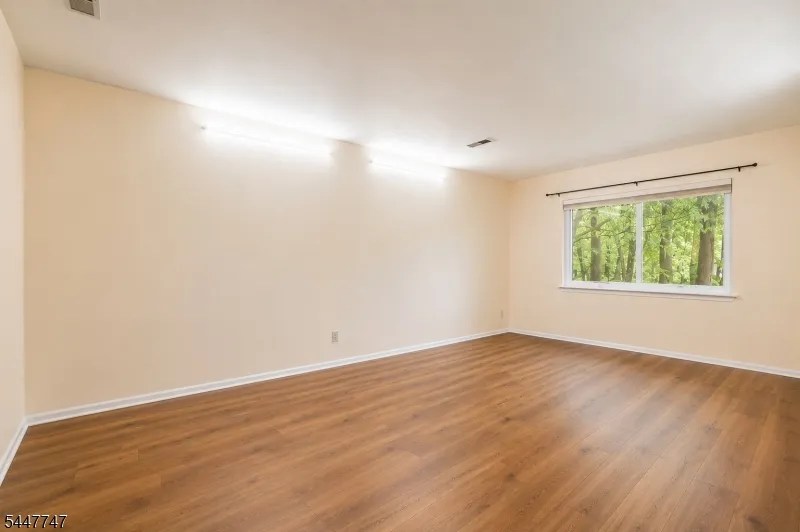 201 Edison Glen Ter Edison, NJ 08837