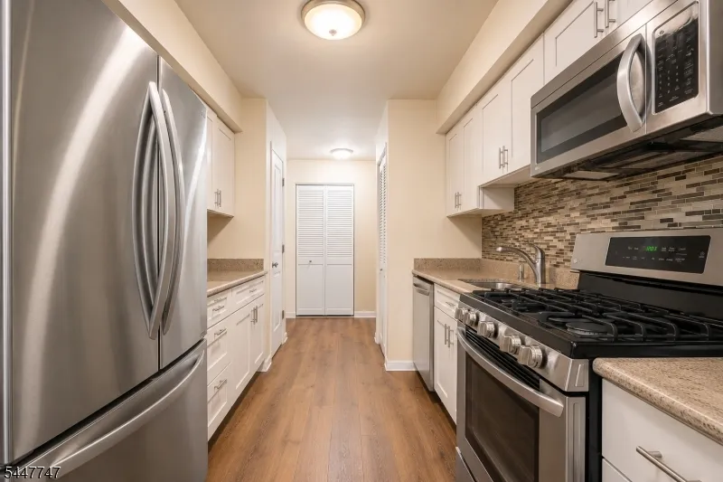 201 Edison Glen Ter Edison, NJ 08837