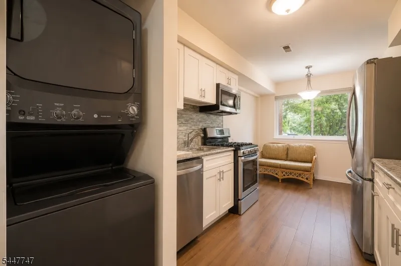 201 Edison Glen Ter Edison, NJ 08837