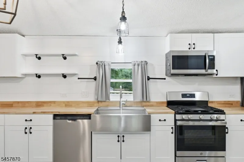 65 Sherwood Park Washington, NJ 07853