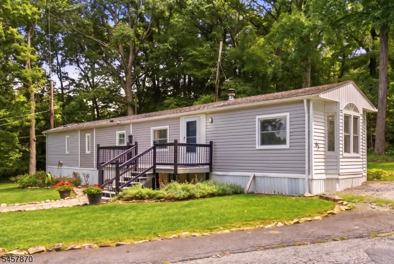 65 Sherwood Park Washington, NJ 07853