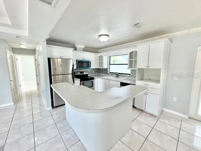 1084 SHEPHERD AVENUE Deltona, FL 32738