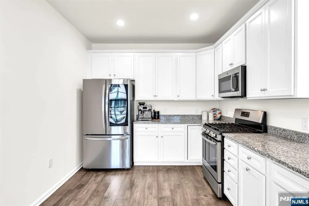 266 Aspen Drive Cedar Grove, NJ 07009
