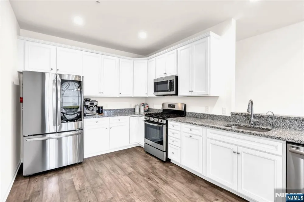 266 Aspen Drive Cedar Grove, NJ 07009