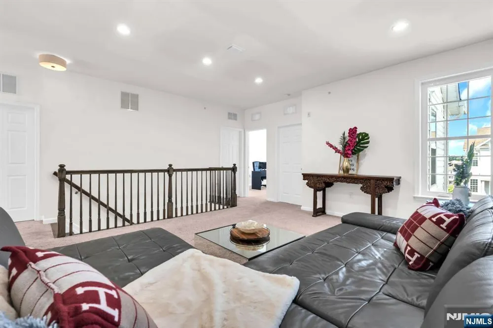 266 Aspen Drive Cedar Grove, NJ 07009