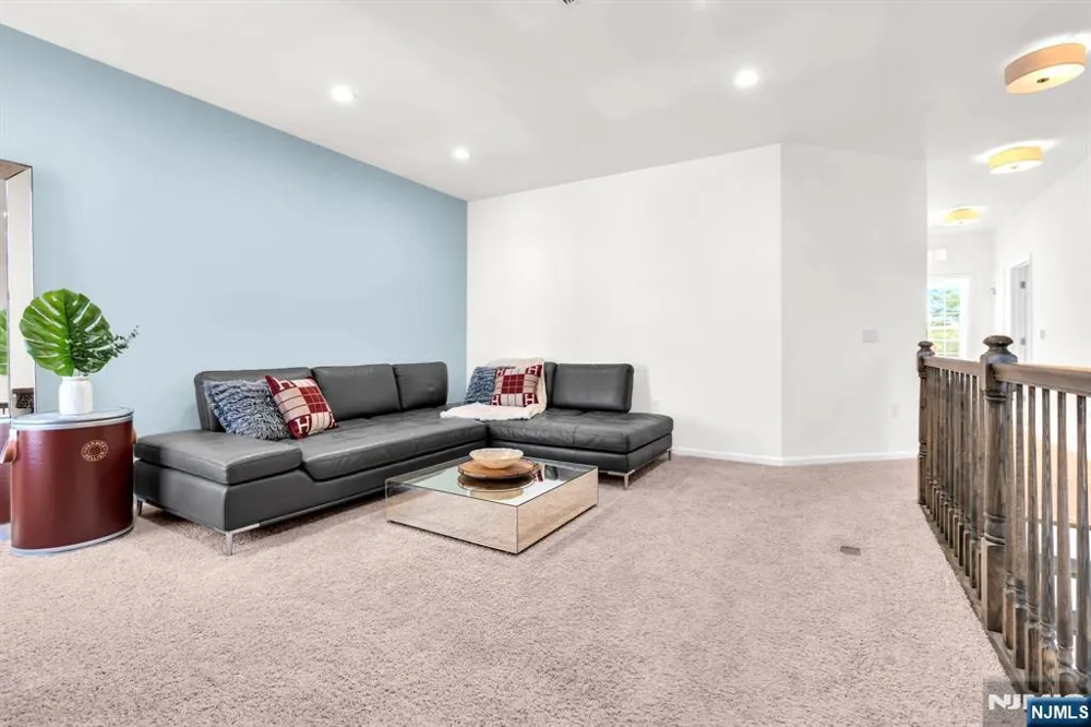 266 Aspen Drive Cedar Grove, NJ 07009