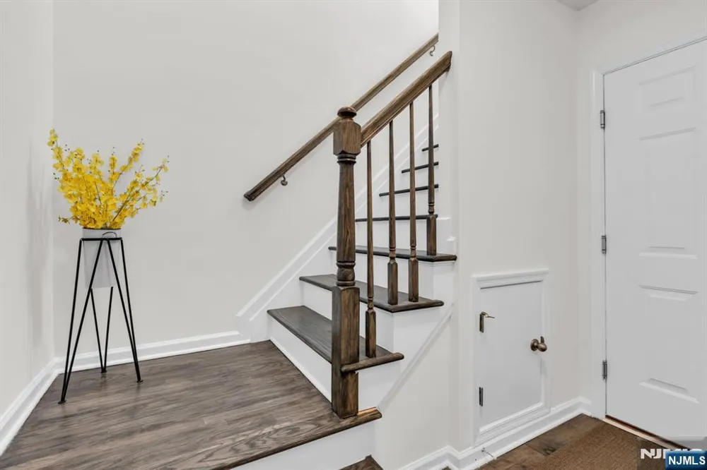 266 Aspen Drive Cedar Grove, NJ 07009