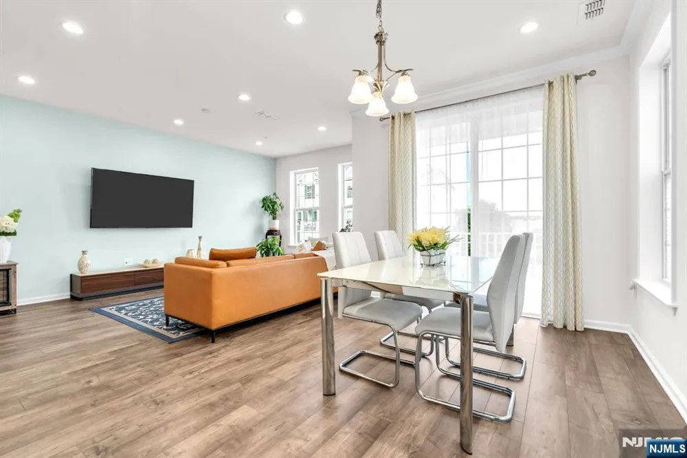 266 Aspen Drive Cedar Grove, NJ 07009