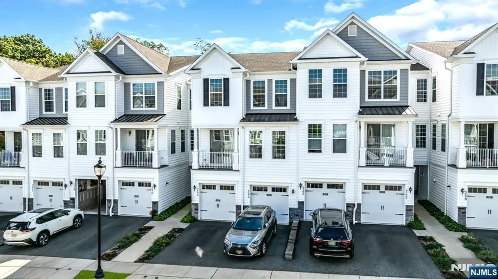 266 Aspen Drive Cedar Grove, NJ 07009