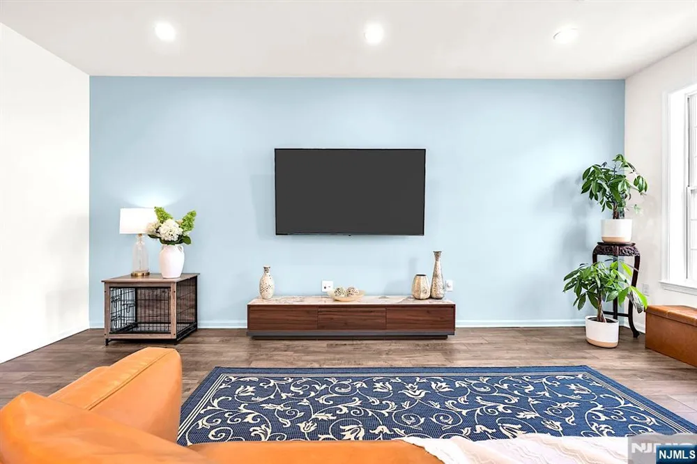 266 Aspen Drive Cedar Grove, NJ 07009