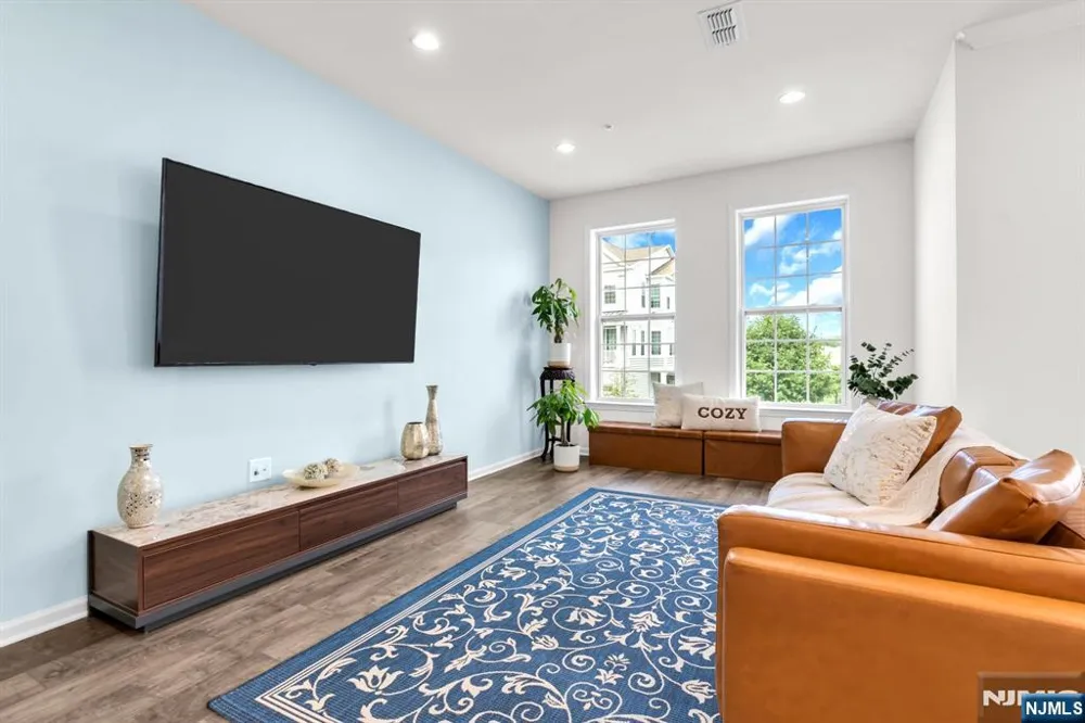 266 Aspen Drive Cedar Grove, NJ 07009
