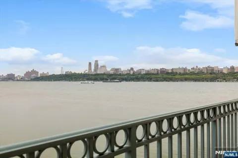 106 The Promenade