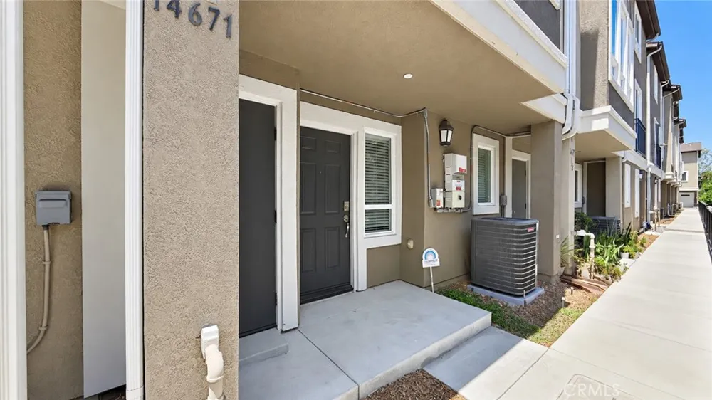 14671 Sherman Way Van Nuys, CA 91405