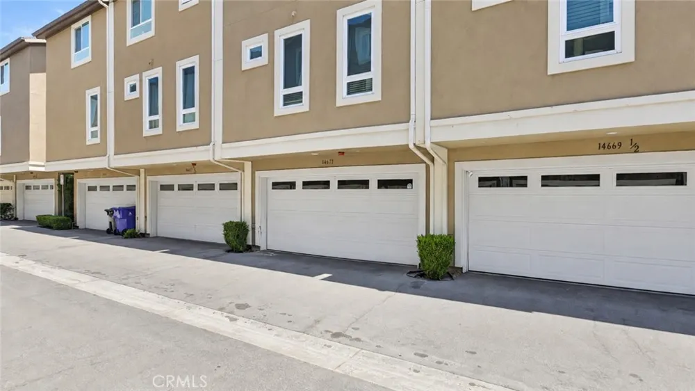 14671 Sherman Way Van Nuys, CA 91405