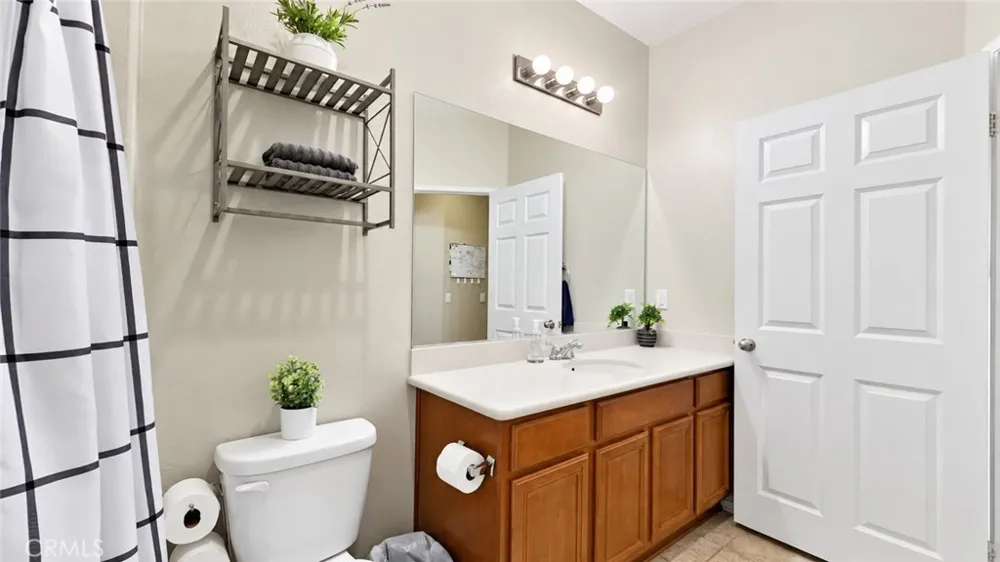 14671 Sherman Way Van Nuys, CA 91405