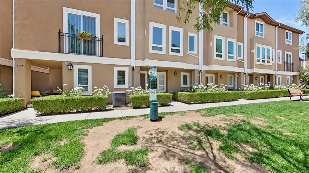 14671 Sherman Way Van Nuys, CA 91405