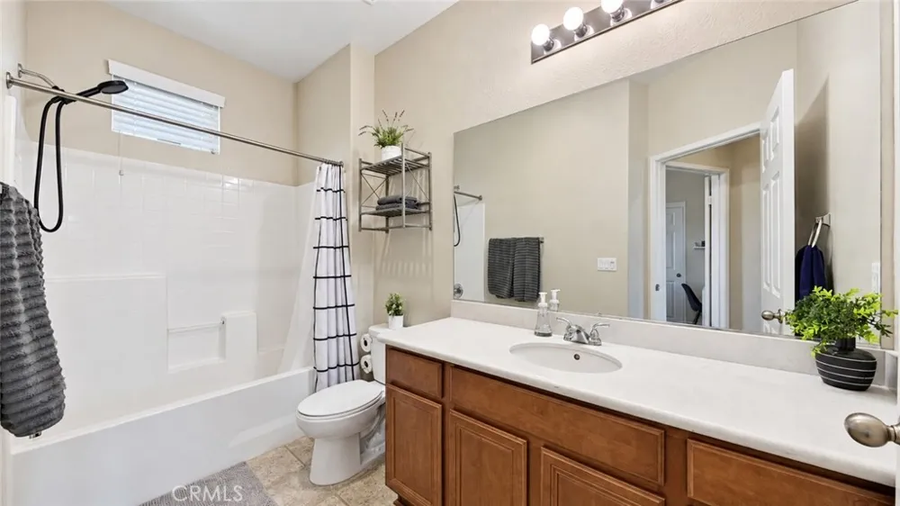 14671 Sherman Way Van Nuys, CA 91405