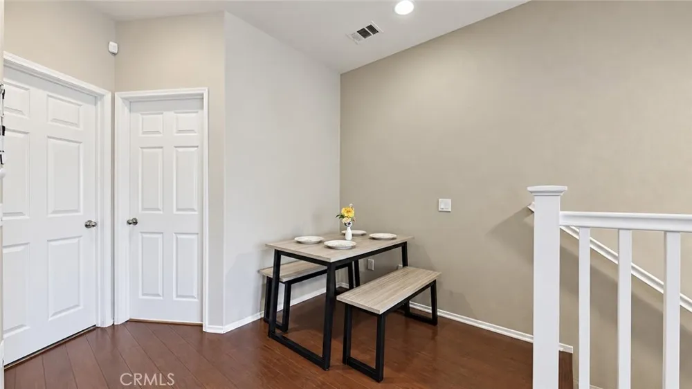 14671 Sherman Way Van Nuys, CA 91405