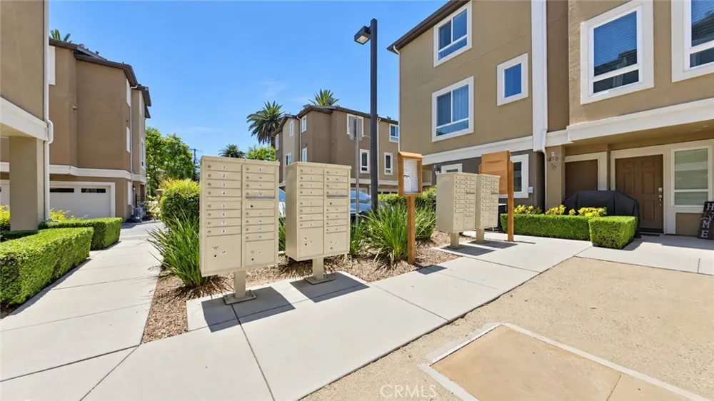 14671 Sherman Way Van Nuys, CA 91405
