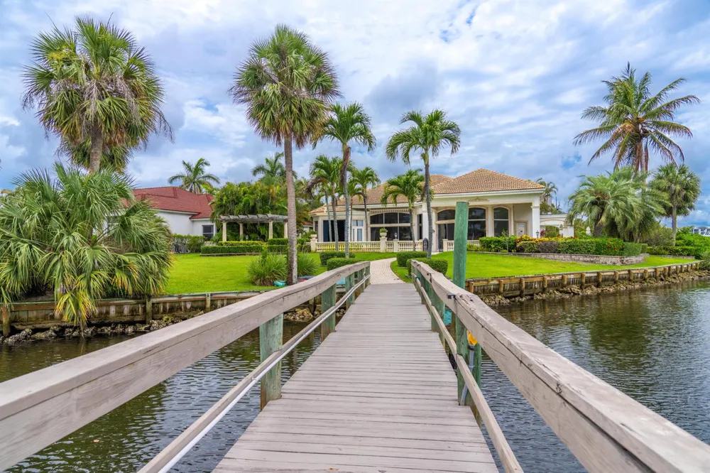 2435 SNOOK TRAIL Palm Beach Gardens, FL 33410